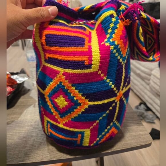 Wayuu Handmade Bucket Bag Vibrant Colors Drawstring - Picture 10 of 11